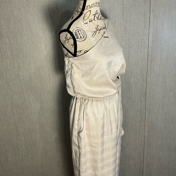 Love Whit Chic One-Shoulder White Jumpsuit Size 12 - Picture 7 of 12